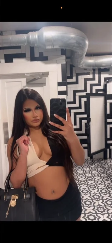Petitebaddie69 profile photo