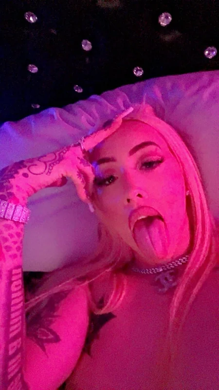 Pinksnowww profile photo