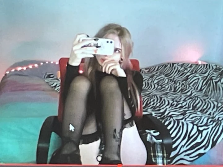 Poorwaifu profile photo