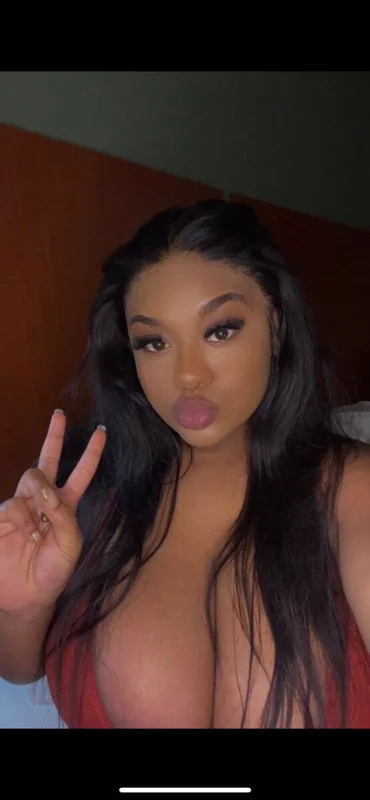 Queenangelax3 OnlyFans profile on OnlySeek