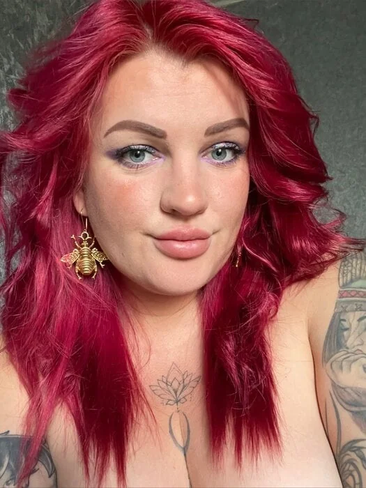 Queenballoons OnlyFans profile on OnlySeek