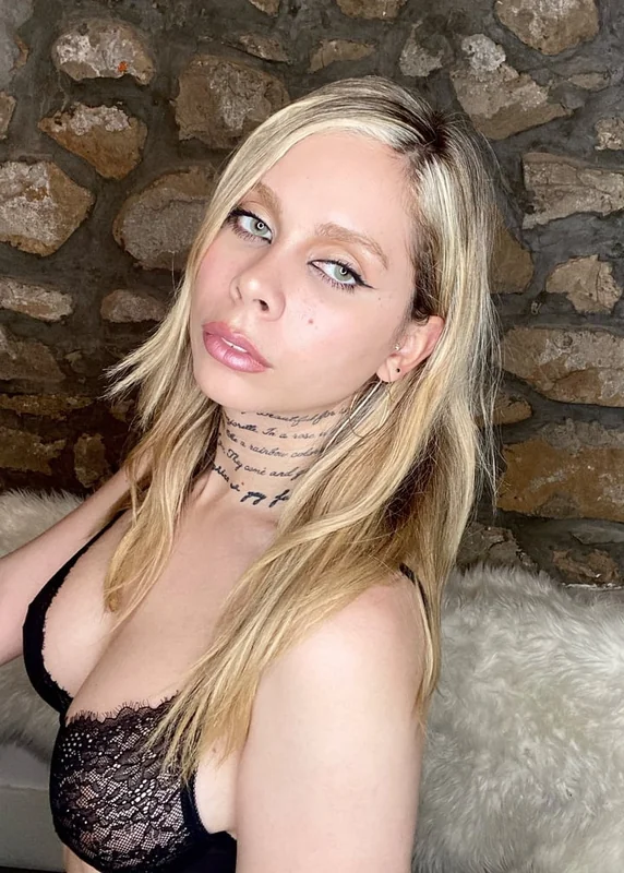 Rosesroses profile photo