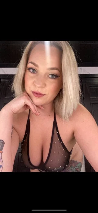 Rosiecheexxx OnlyFans profile on OnlySeek