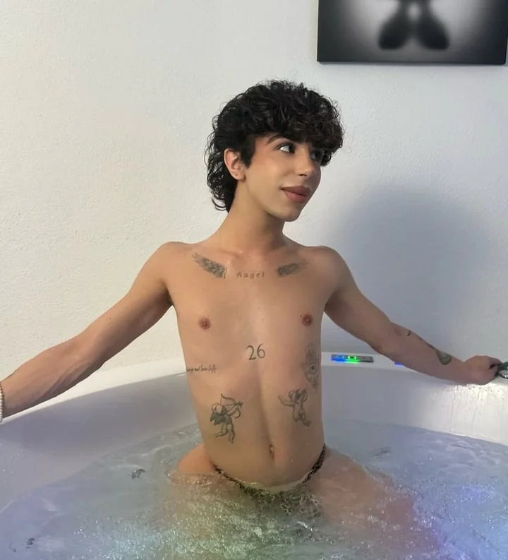 Rossielloofficial OnlyFans profile on OnlySeek