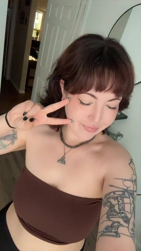 Rueeruee OnlyFans profile on OnlySeek