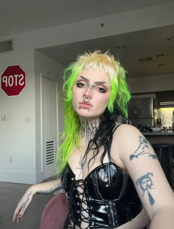 Sentienttrash OnlyFans profile on OnlySeek