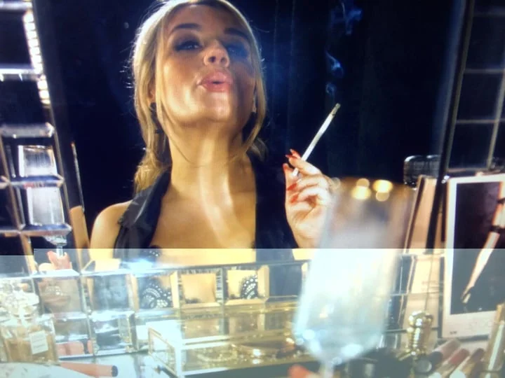Smokinglaura OnlyFans profile on OnlySeek