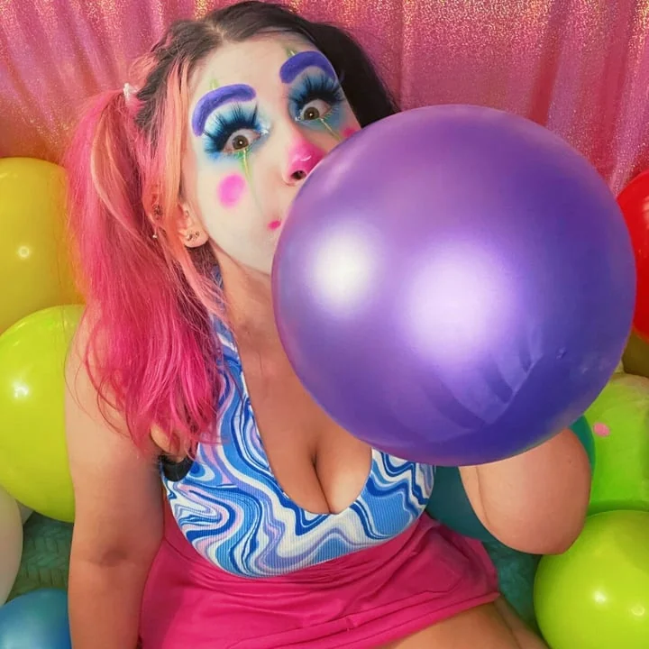 Smollbabeyfree OnlyFans profile on OnlySeek