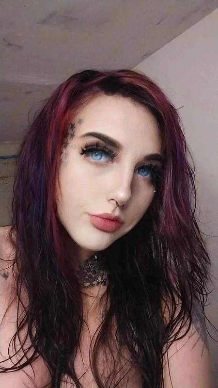 Baby goth profile photo
