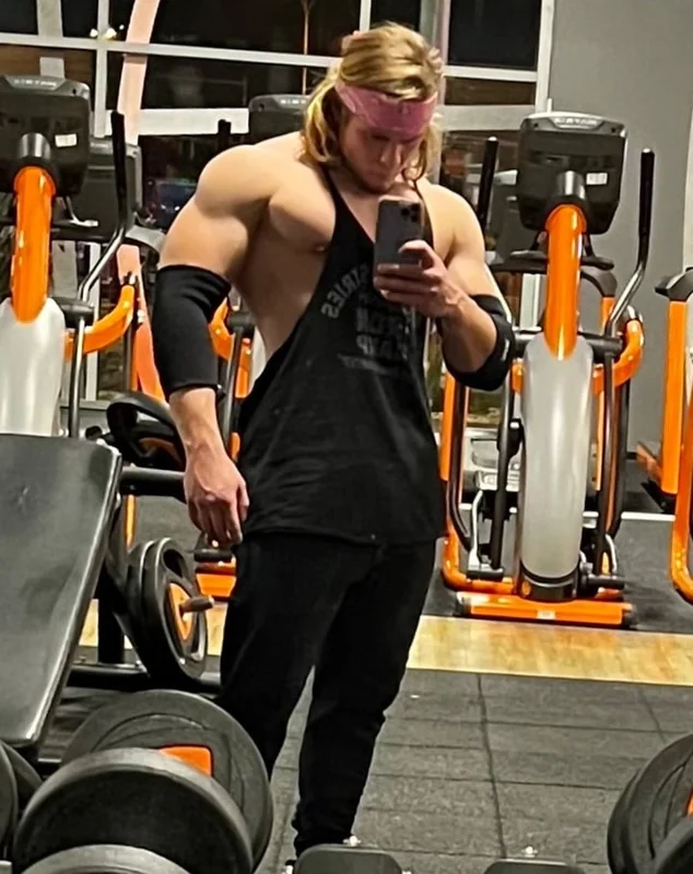 Strongandsexy8 profile photo