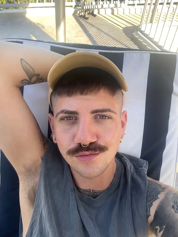 Thenakedbarber profile photo