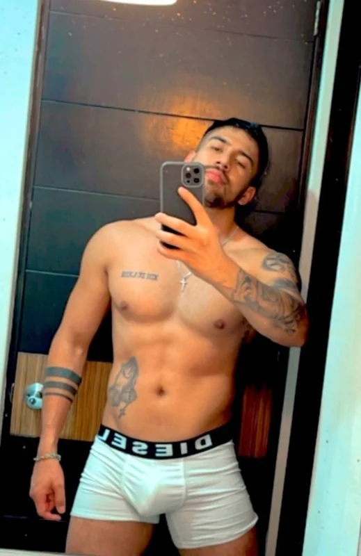 Ades ☢️ OnlyFans profile on OnlySeek