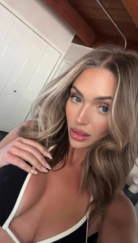 Whitney 🍑 OnlyFans profile on OnlySeek