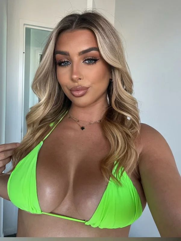 Tenielle OnlyFans profile on OnlySeek