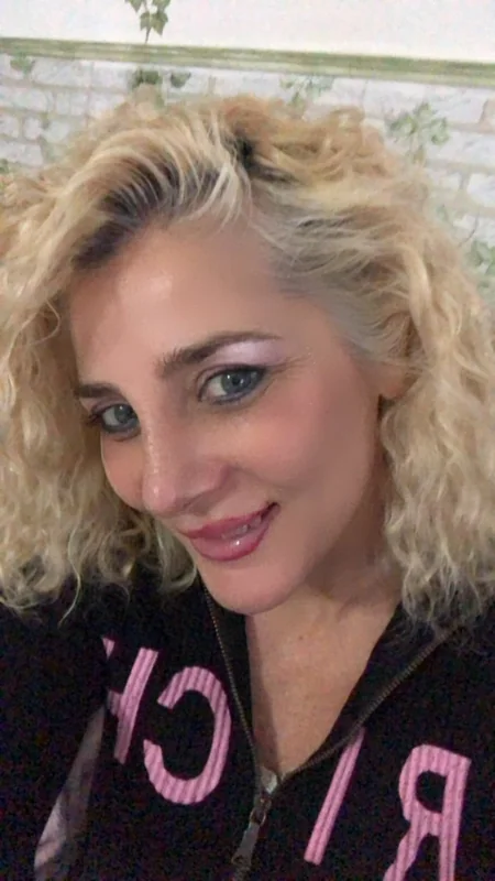 U124277829 profile photo