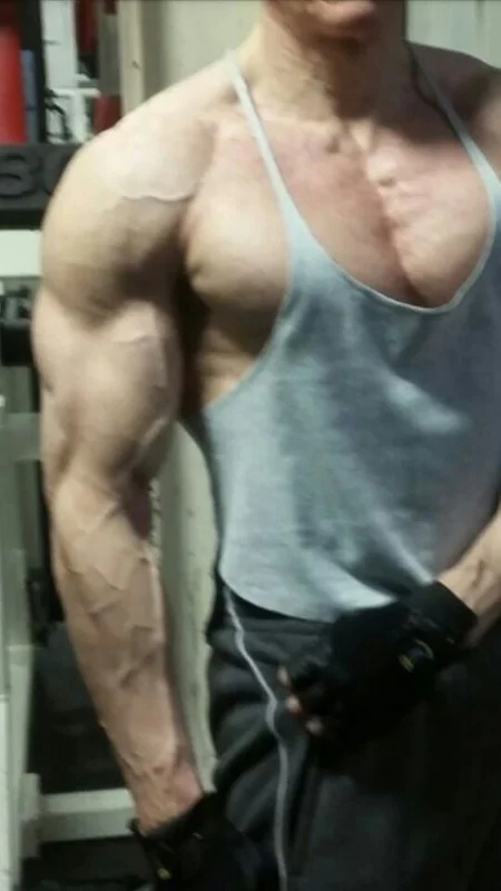 Vers Muscle Daddy OnlyFans profile on OnlySeek