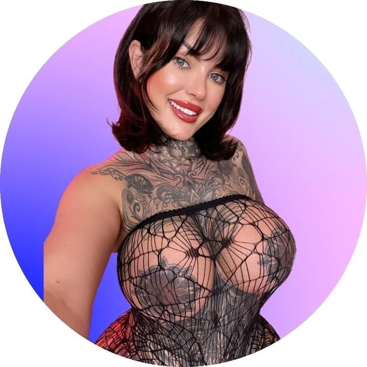 Donna 💜 Your GF Online profile photo