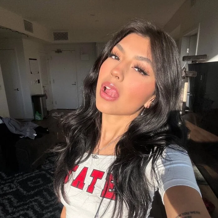 Yaelbernal3 profile photo