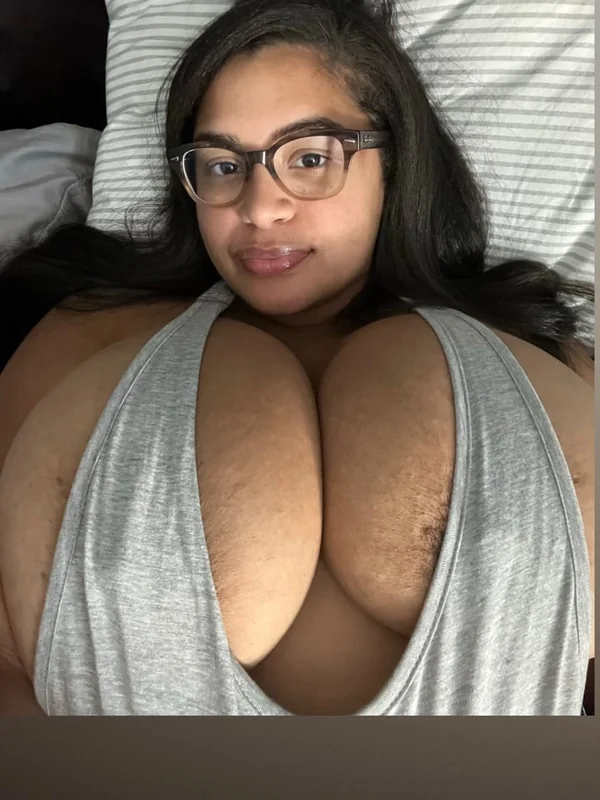 pretty titties profile photo
