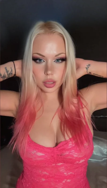 Yourpetiteblond profile photo